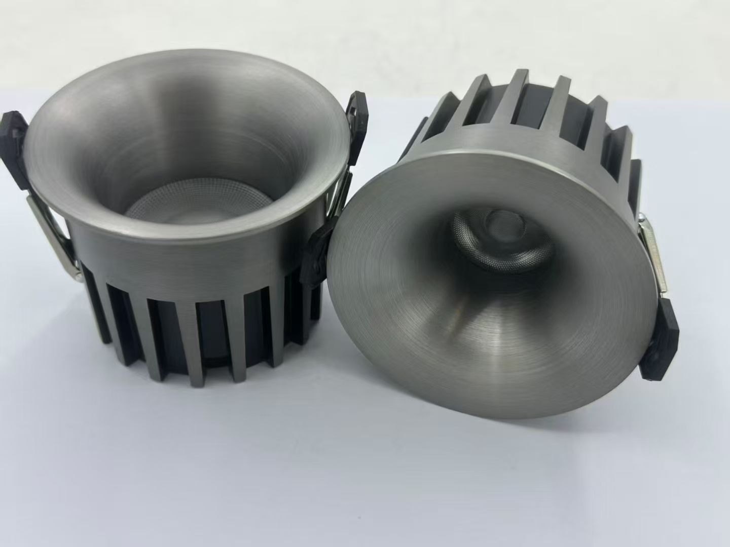 Bauhaus spotlight bodies with heatsinks